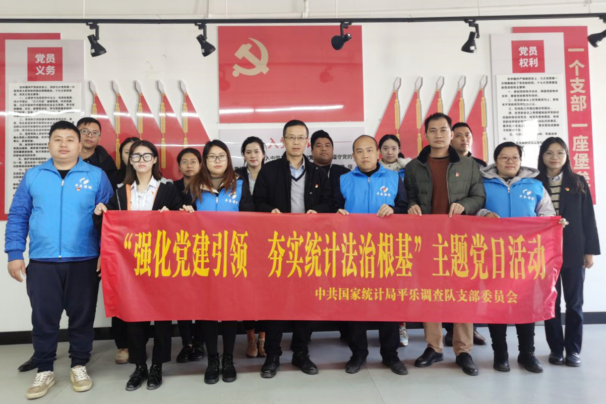 宪法宣传进企业，，，，，法治护航促发展.jpg